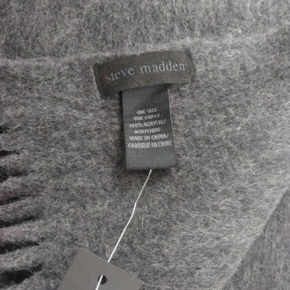 Large Super Soft Steve Madden Black Blanket Scarf - Picture 4 of 7